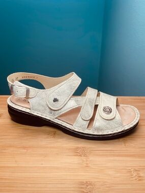 Finn Comfort Gomera Sandals Sz 37 6.5 7 Ivory White Silver Metallic Very Nice!
